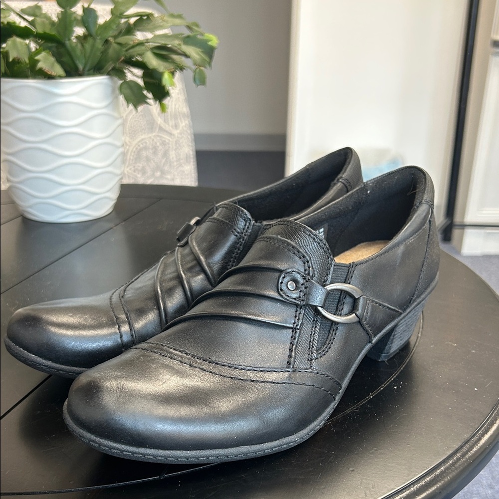 Earth Origins Black Leather Low Heel Slip-On Loafers 9